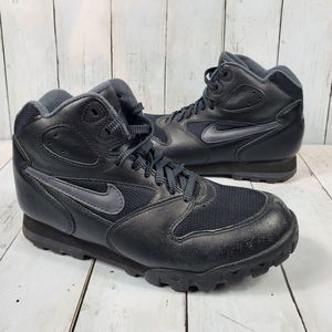 Nike Caldera Hiker Boots Mens Sz 7.5 Black Camping Sneakerboot Shoes 313500-001